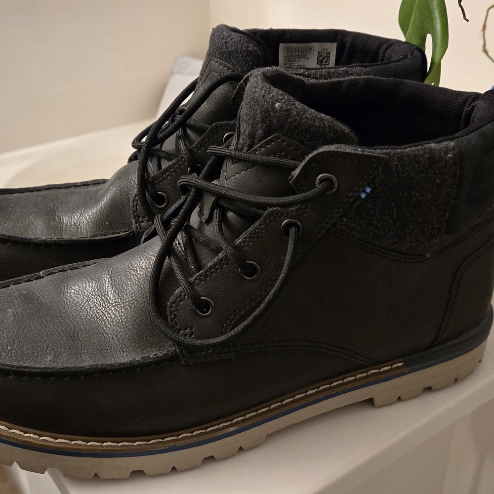TOMS Mens Hawthorne Gray Leather Waterproof Boots Size 12